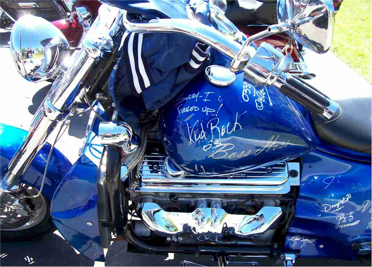 bike signed by Kid Rock